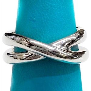 SOLD Tiffany & Co. Like New Retired Paloma Picasso Le Cercle Crossover Ring.